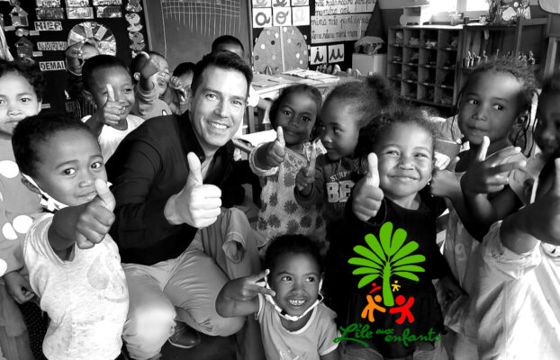 Qwanteos is committed to education in disadvantaged neighborhoods