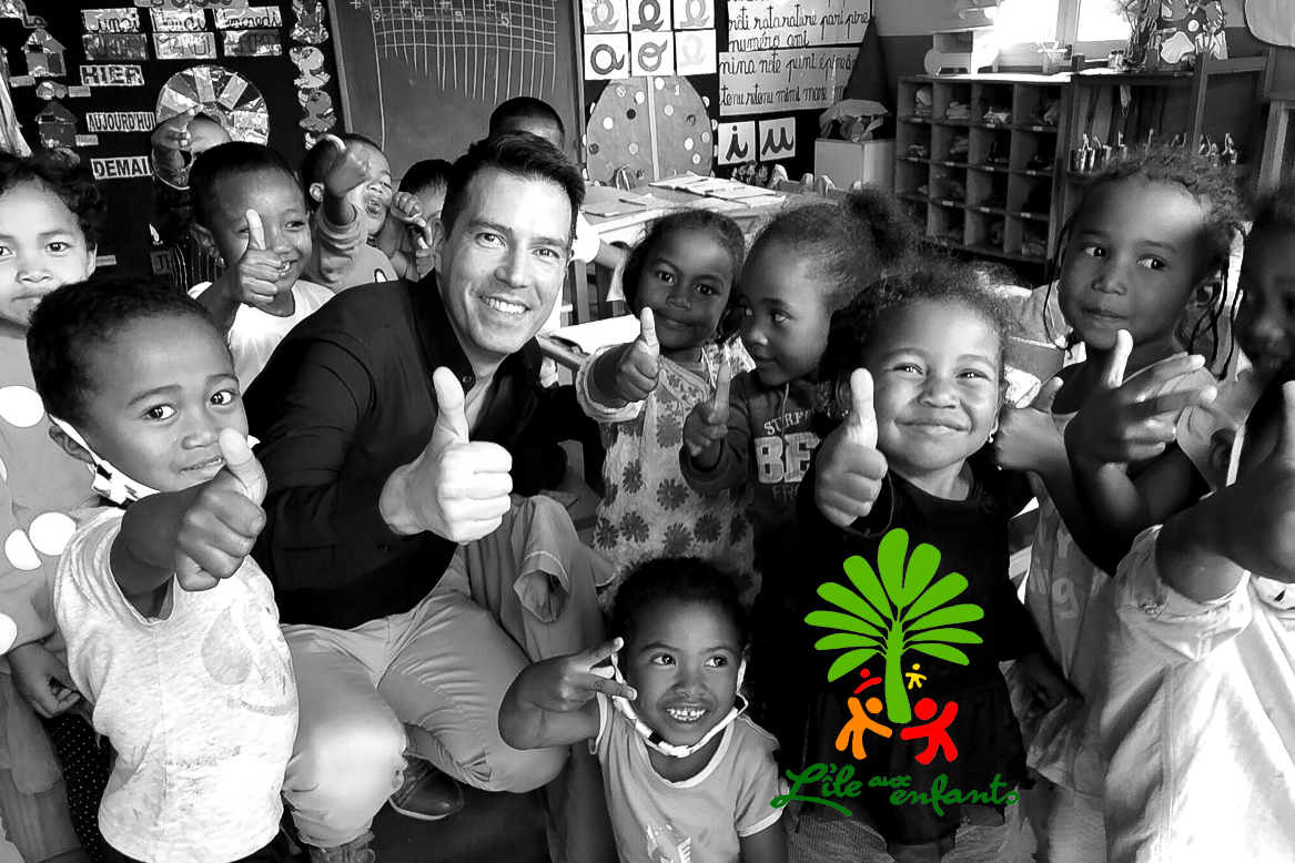 Qwanteos is committed to education in disadvantaged neighborhoods